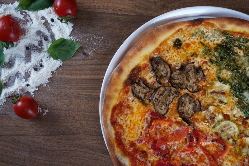 Truffle mushroom white pizza at Pizza inn